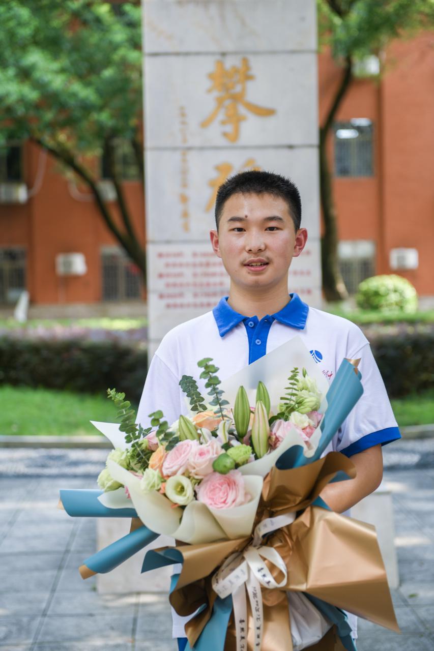 从小喜欢画地图的男孩拿到了国际地理奥赛银牌